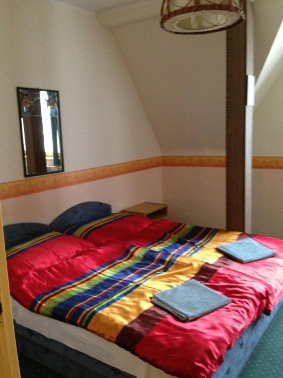 Bed and Breakfast Panoráma Panzió Tatabánya Habitación foto